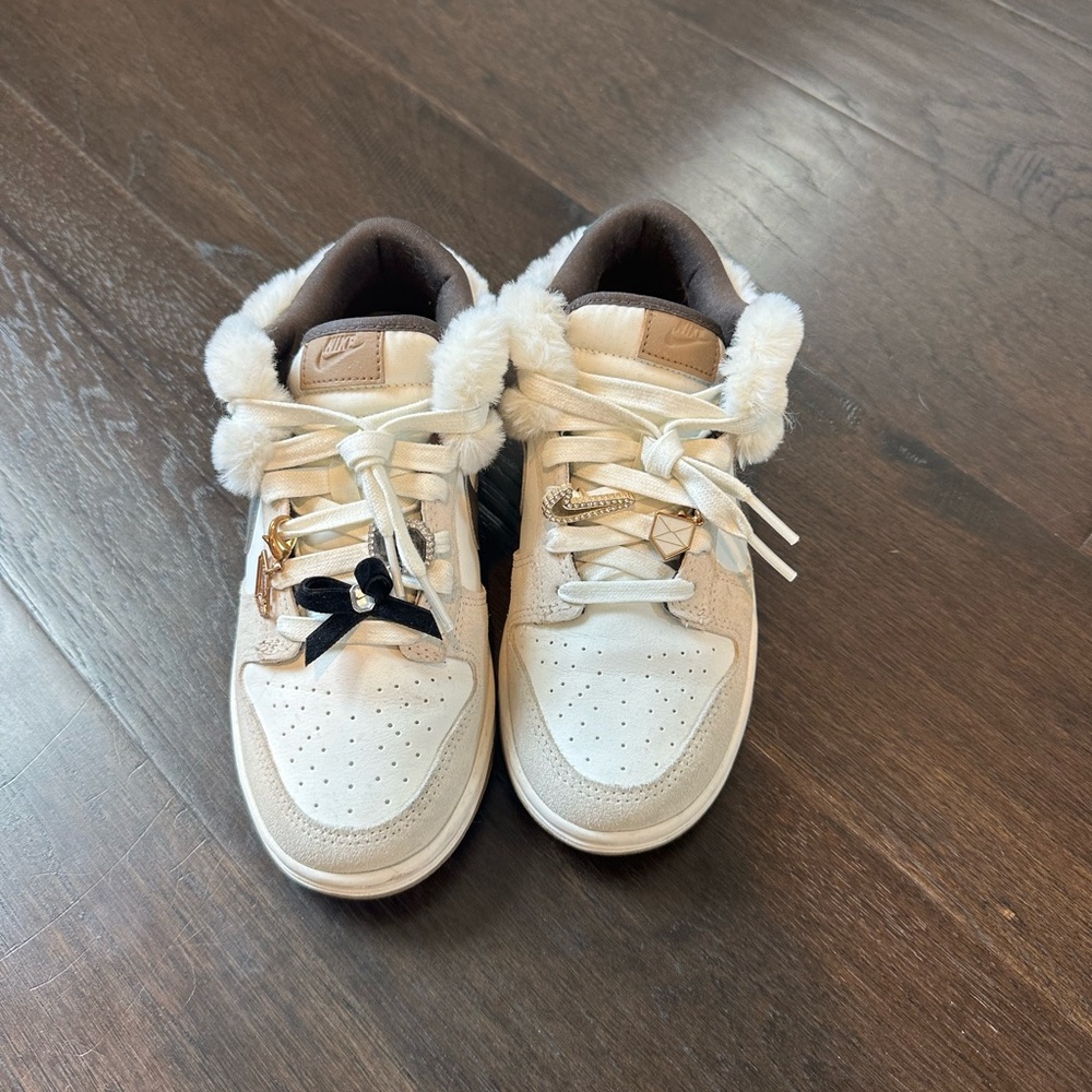 Nike Low Dunks ‘Mink & Jewels’